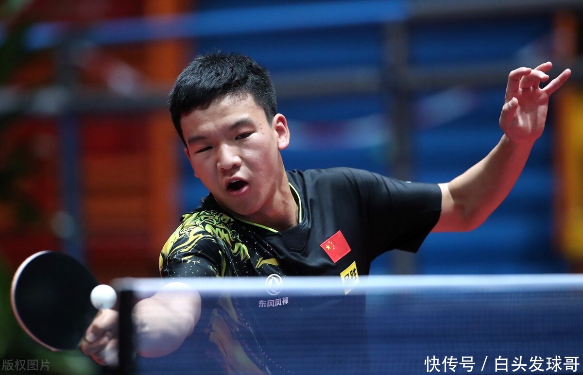 身体略向外 身体略向外